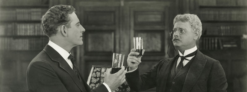 The Etiquette Of Drinking With Your Boss