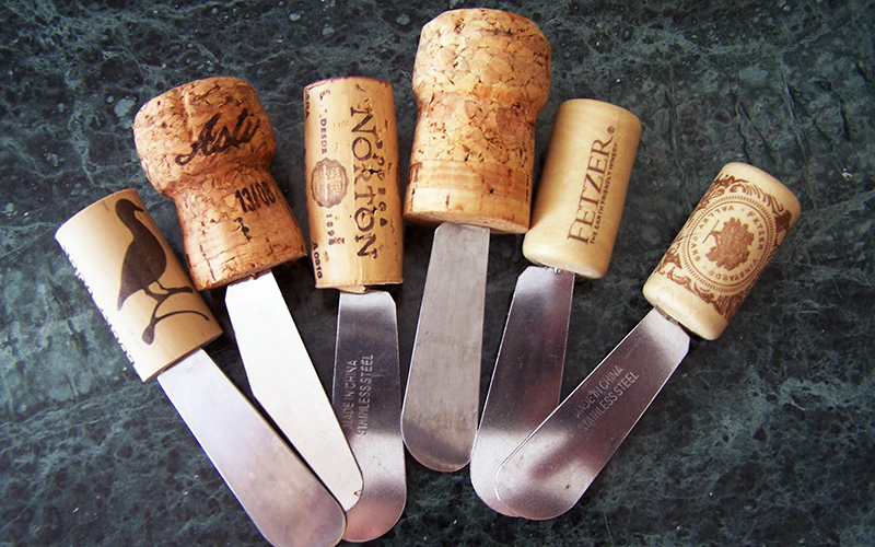 Make these awesome crafts with leftover wine corks