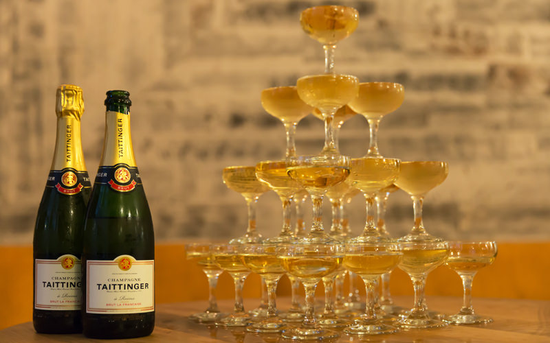 Set of 12 NEW champagne glasses 'Taittinger'