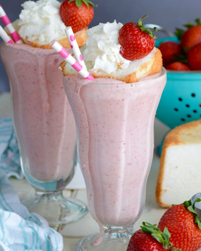 boozy_strawberry_shortcake_milkshake_2