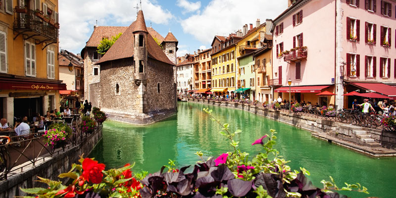 Your 24 Hour Guide to the Pearl of the Alps: Annecy, France