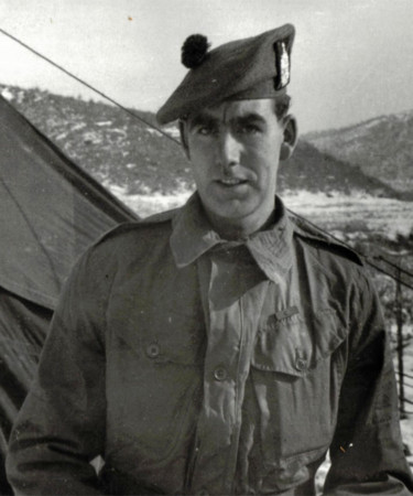 During The Korean War, This British Soldier Held Off 6,000 Opposing Troops With Beer Bottles