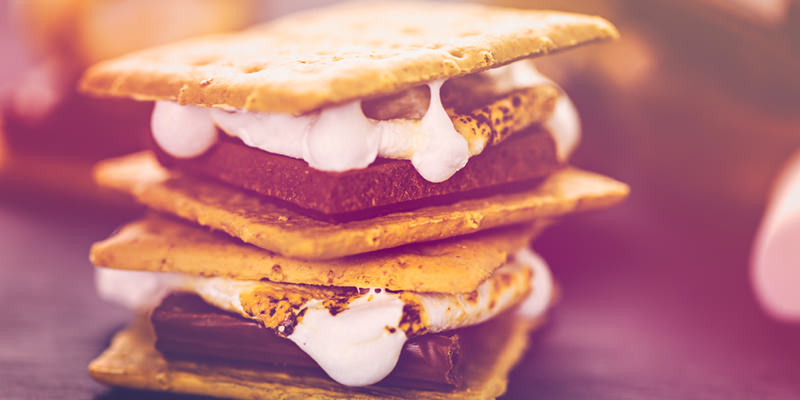 The Seven Best Drinks to Pair with S'mores