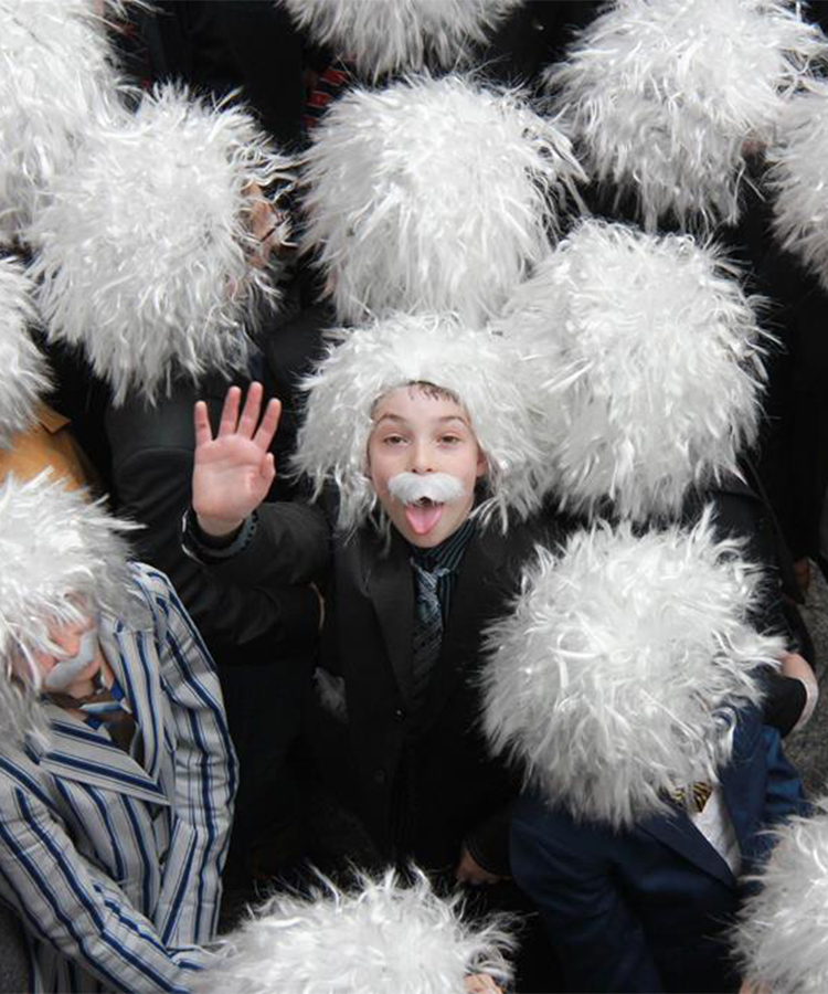 The World’s Largest Gathering of People Dressed as Einstein is Adorable