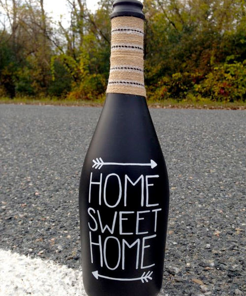 9 Adorable Garden Crafts to Make With Wine Bottles DIY bottle sign driveway