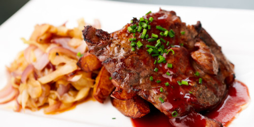 How To Make A Red Wine Reduction Sauce | VinePair