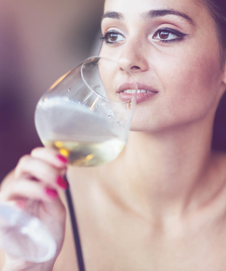 Are Women Better at Tasting Wine Than Men? Science Has the Answer