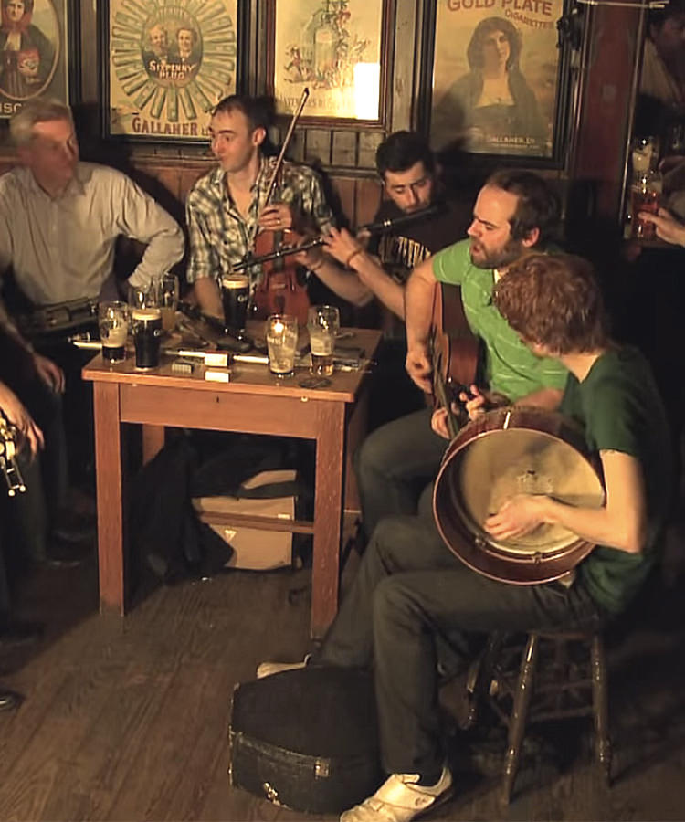 The 10 Best Irish Drinking Songs