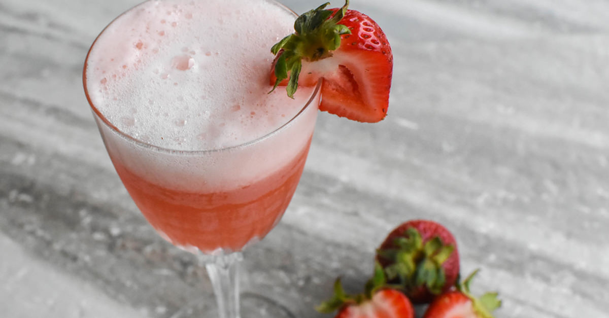 Sparkling Strawberry Bellini Recipe