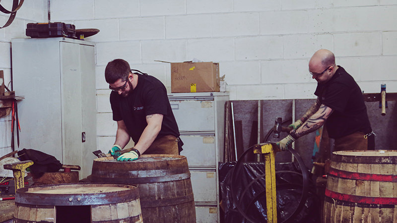 making scotch whisky barrels by hand