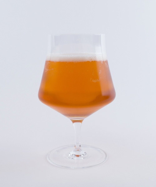 the universal crystal glass is the perfect gift for new beer lovers