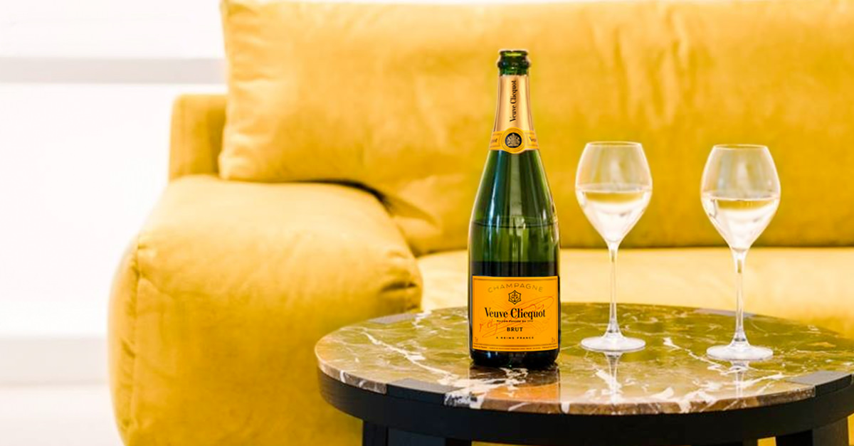 Vueve Clicquot Champagne Brut Yellow Label 750 mL  Third Base Market and  Spirits – Third Base Market & Spirits