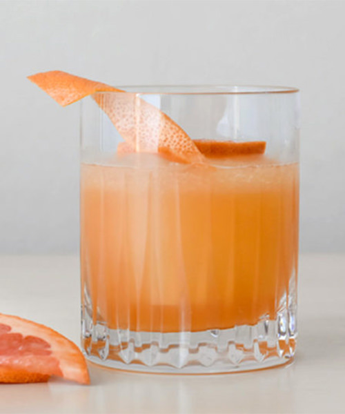 the grapefruit penicillin is the perfect scotch cocktail