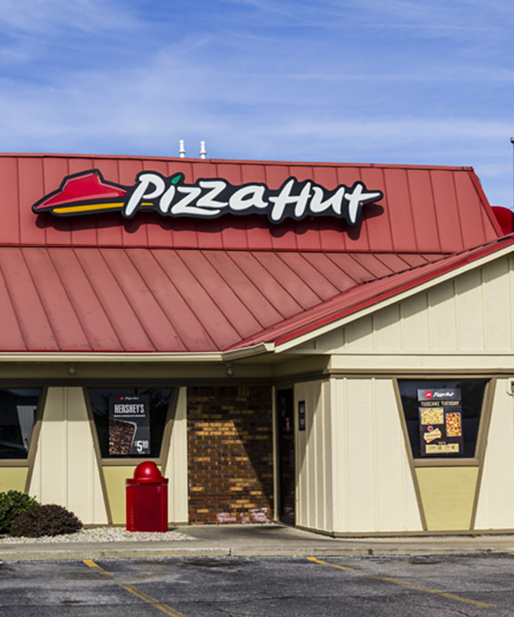 Pizza Hut is Rolling Out Beer and Wine Delivery