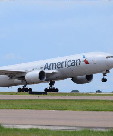 American Airlines Is Pouring Free Beer and Wine On New NYC-Chicago Flights