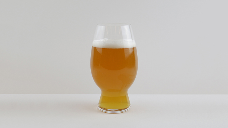 https://vinepair.com/wp-content/uploads/2018/03/Best-Beer-Glasses-wheat.jpg