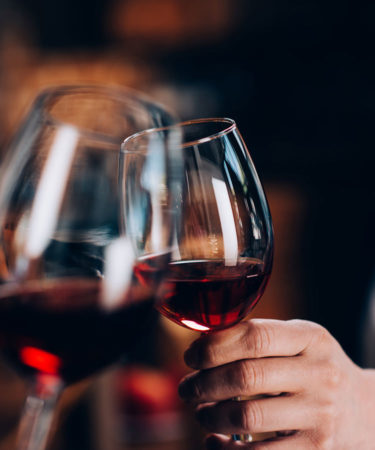 Study: Compound in Red Wine Can Alleviate Knee Pain