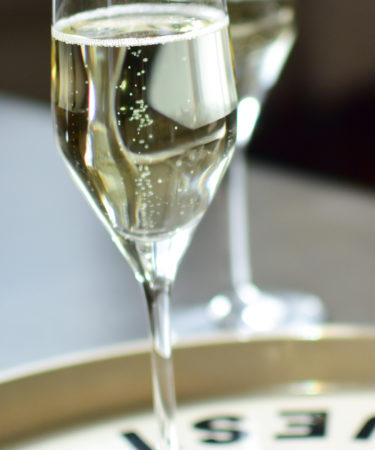 The Differences Between Champagne Flutes and Coupe Glasses