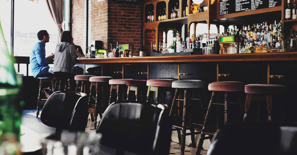 11 Telltale Signs You're in a Great Craft Beer Bar VinePair