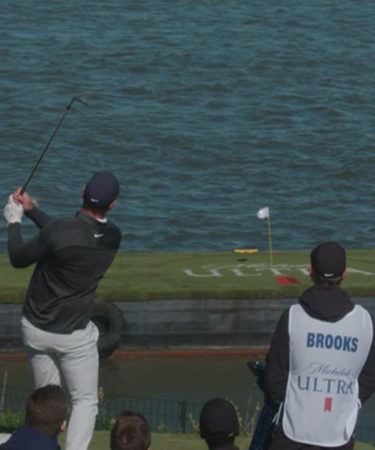 This Golf Shot Just Won Everyone in NYC a Free Beer