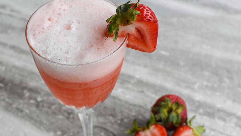 6 Riffs on Classic Mimosas: The Sparkling Strawberry Bellini