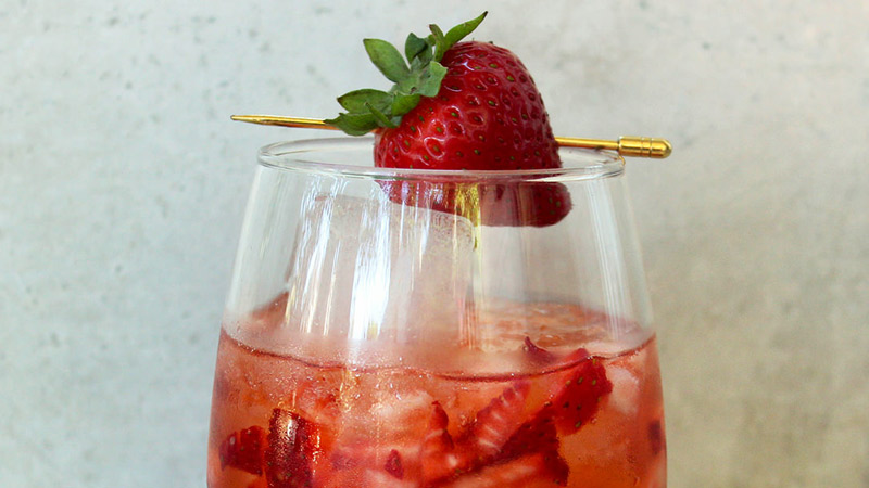 Our 5 Most Popular Prosecco Cocktails: The Strawberry Aperol Spritz