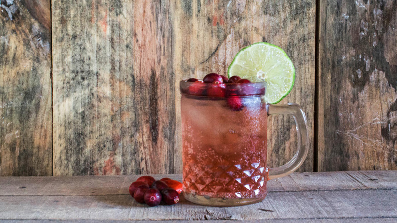 The 8 Best Bubbly Cocktails To Drink On New Year’s Eve: The Cranberry Moscow Mule