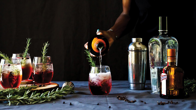 The 8 Best Bubbly Cocktails To Drink On New Year’s Eve: The Second Summer