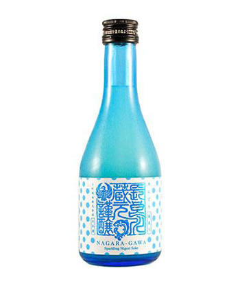 Nagaragawa Sparkling Nigori Sake is one of the best namazakes to try in 2021.