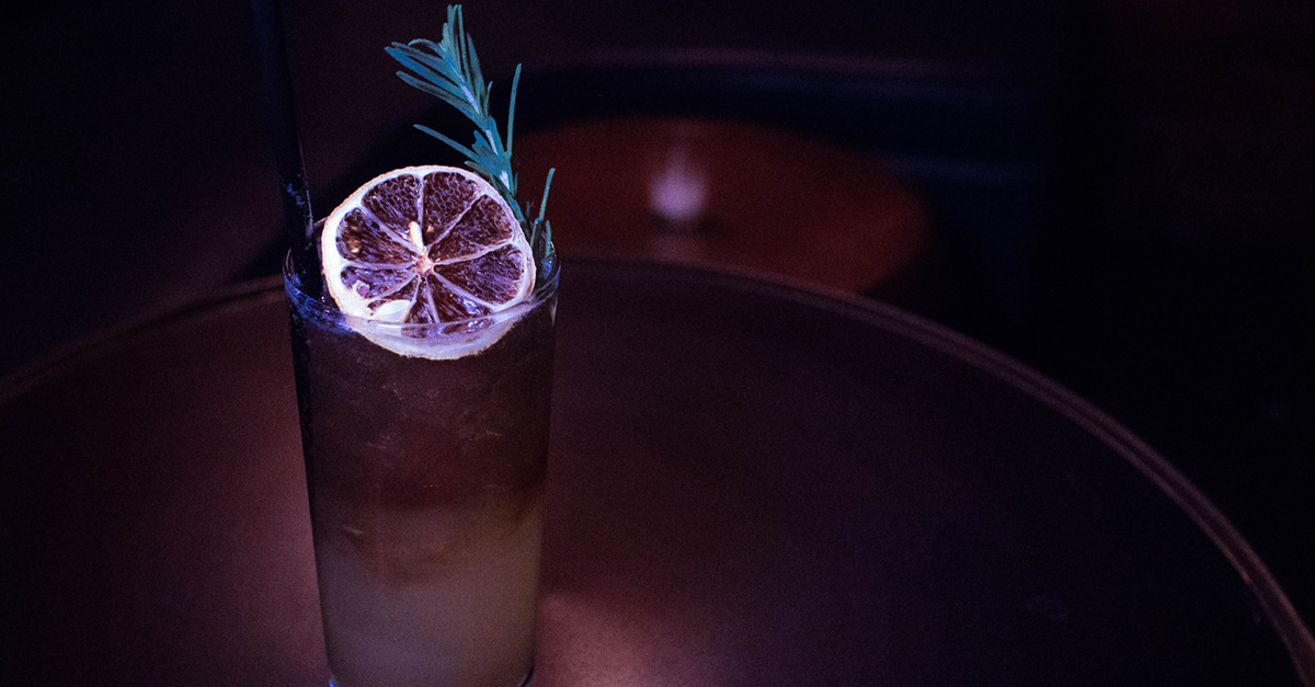 7 Reasons Dehydrated Cocktail Garnishes Are Awesome