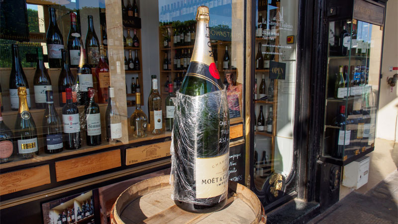 Champagne pros prefer magnum bottles to standard sized bottles