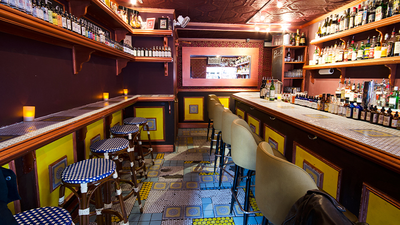 Amor Y Amago is an NYC bar with Scaffas on its menu