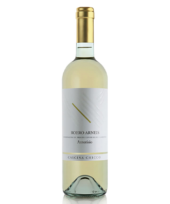 Roero Arneis by Cascina Chicco is one of the best wines for your beach bag this summer.