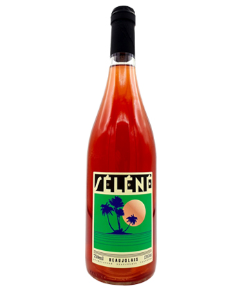 Séléné Beaujolais Rosé 2020 is one of the best wines for your beach bag this summer.