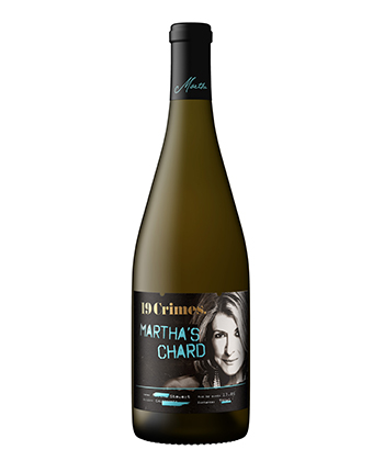 En enero y febrero de 2022, la muy popular etiqueta de vino 19 Crimes producirá una nueva botella de vino de California con la diosa local de los delitos de cuello blanco, Martha Stewart: 