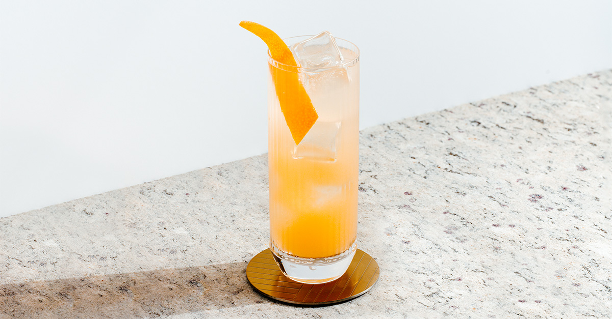 This cocktail plays on fresh lime juice by pairing it with bright, clean grapefruit juice for a cocktail that’s brimming with citrus flavors.