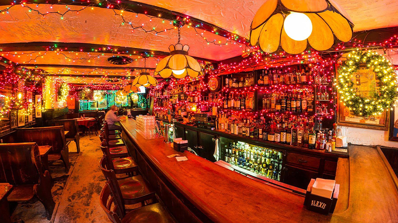 molly's sheeben is one of the oldest irish pubs in america