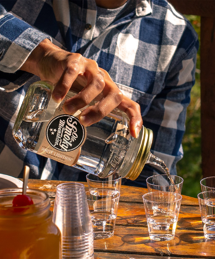 Ole Smoky Moonshine is a moonshine bartenders recommend. 