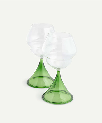 Ikai Asai Oriole Wine Glasses are one of the best gifts for wine lovers this Holiday season.