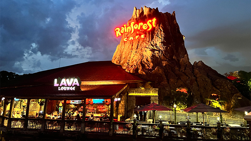 Lava Lounge es uno de los mejores bares escondidos de Walt Disney World.