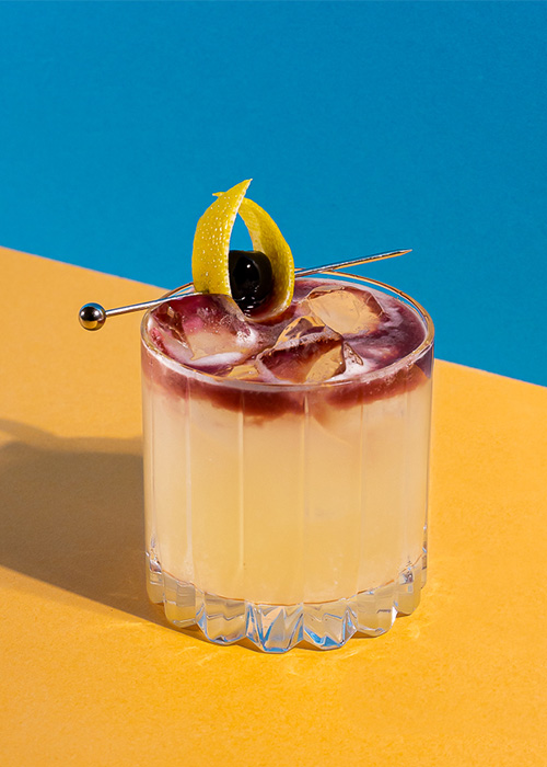 The New York Sour is a cocktail that looks good and tastes good. 