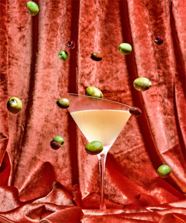 https://vinepair.com/wp-content/uploads/2023/07/best-olives-for-martinis-card-375x450.jpg