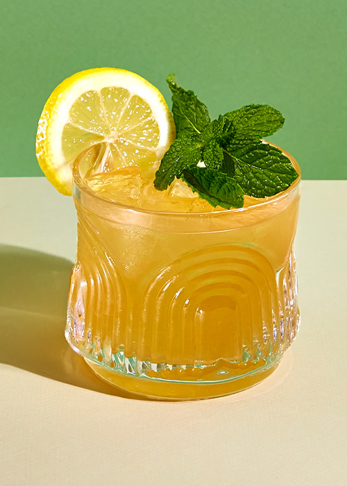 The Whiskey Smash is one of the best summer bourbon cocktails. 