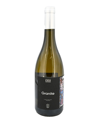 Domaine de L’Ecu “Granite” Muscadet Sèvre et Maine 2021 is one of the best Muscadets from the Loire Valley. 