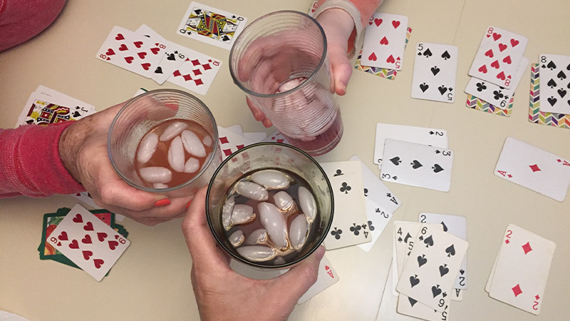 8 of the best drinking card games internal ride the buss