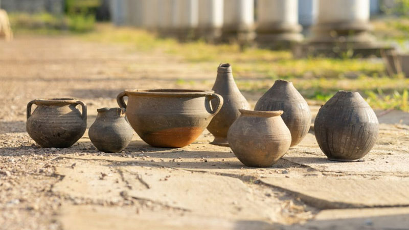 Wine vessels found at Novae excavation site.