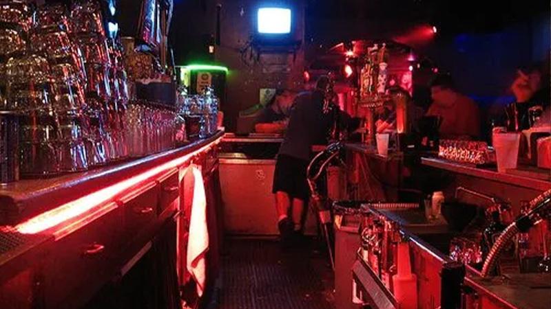 Illinois: Liar’s Club is one of the most haunted bars in America. 