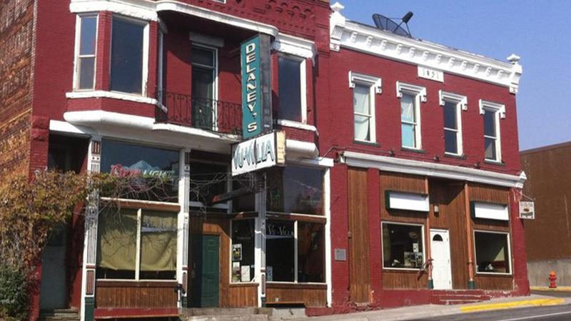 Montana: Vu Villa Pizza is one of the most haunted bars in America. 