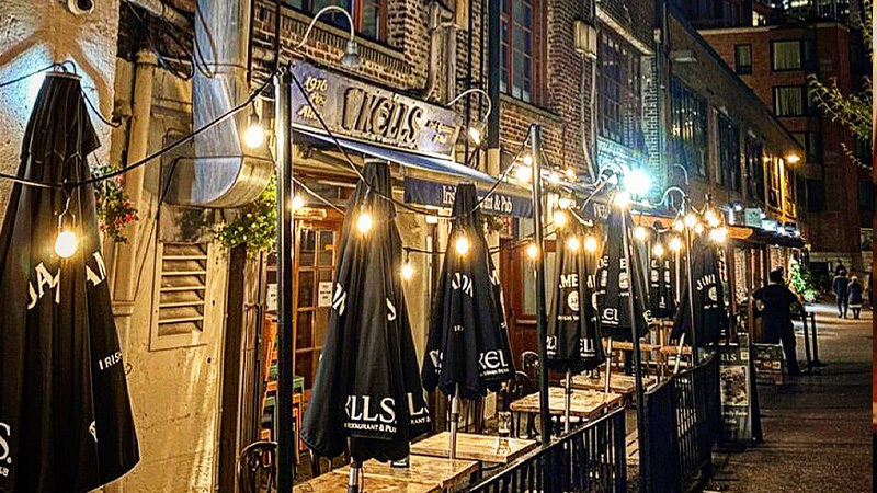 Washington: Kells Irish Restaurant & Pub is one of the most haunted bars in America. 