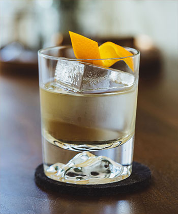 The White Negroni is one of the best Negroni variations. 